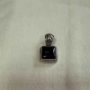 Elegant Black and Silver Pendant Necklace